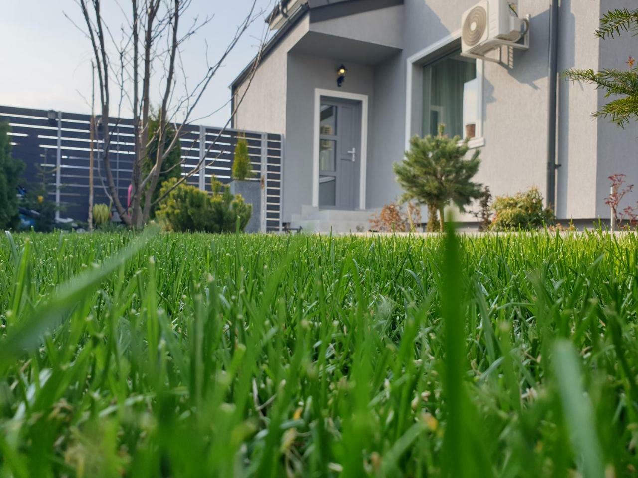 VillaGrey Tunari Tunarii Exterior foto
